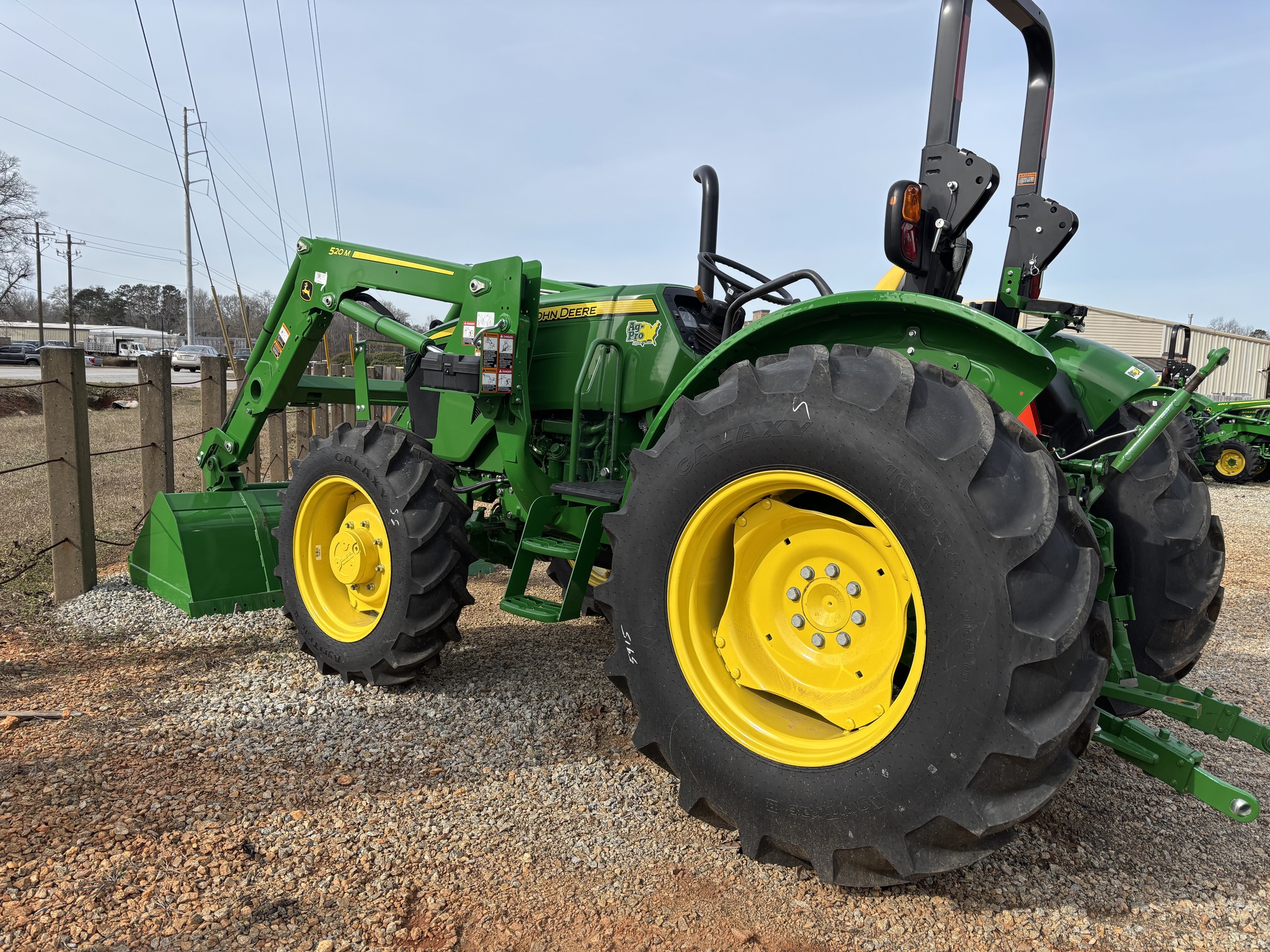John Deere 5060E Image 3