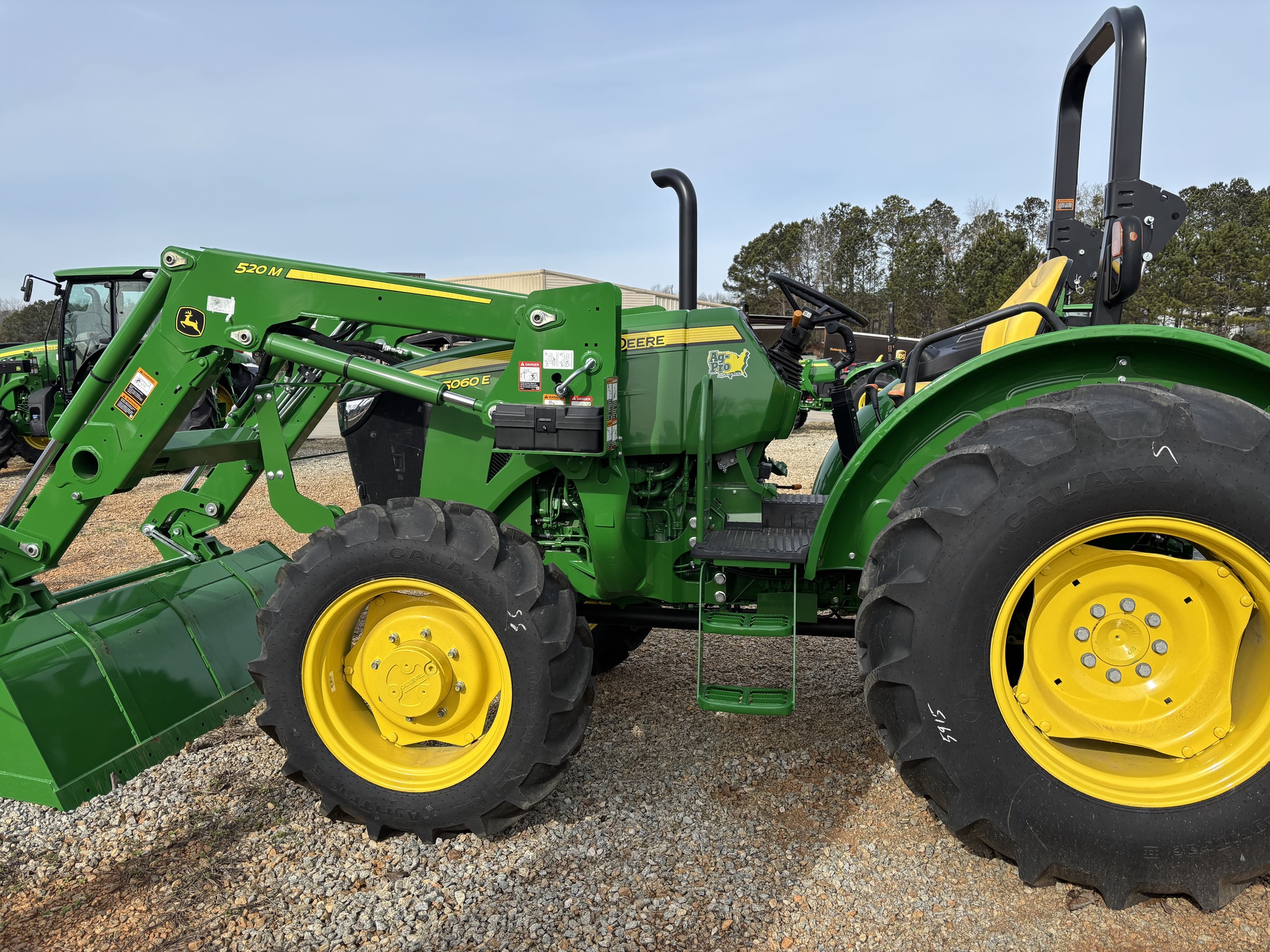 John Deere 5060E Image 4