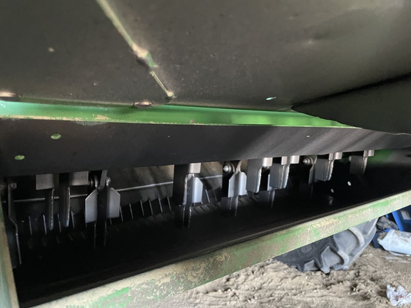 Used 2013 John Deere S670 Combines at Horizon Ag & Turf in St. Paul, AB - Photo5