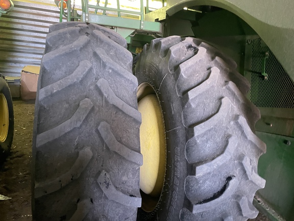 Used 2013 John Deere S670 Combines at Horizon Ag & Turf in St. Paul, AB - Photo7