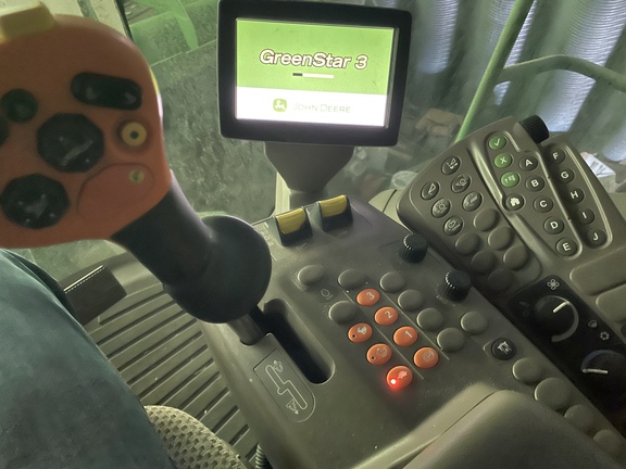 Used 2013 John Deere S670 Combines at Horizon Ag & Turf in St. Paul, AB - Photo17