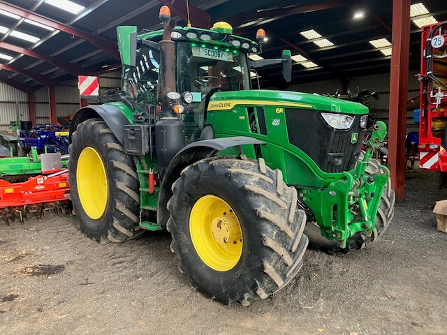 2023 John Deere 6R 195