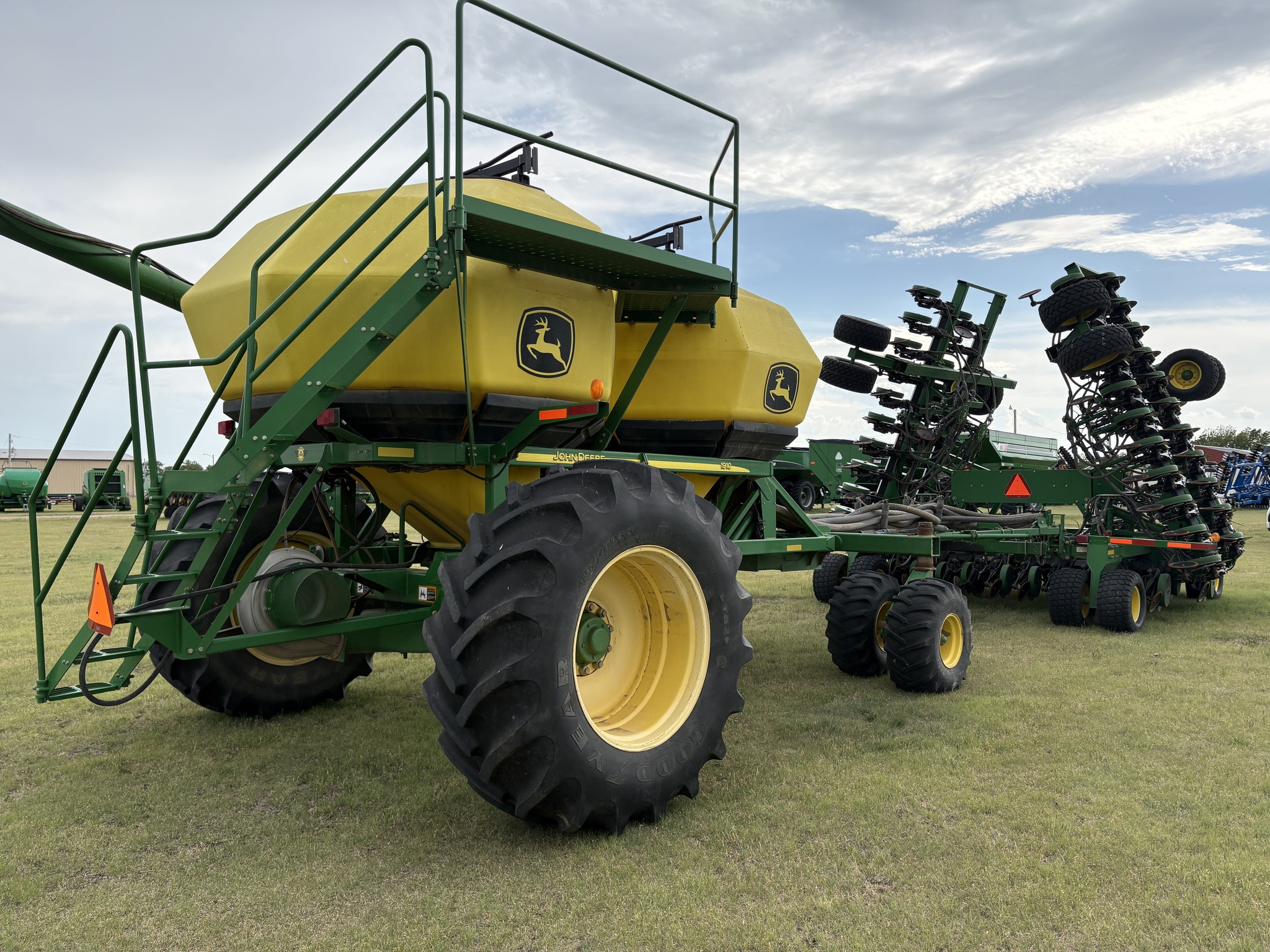 2009 John Deere 1890 Image 9