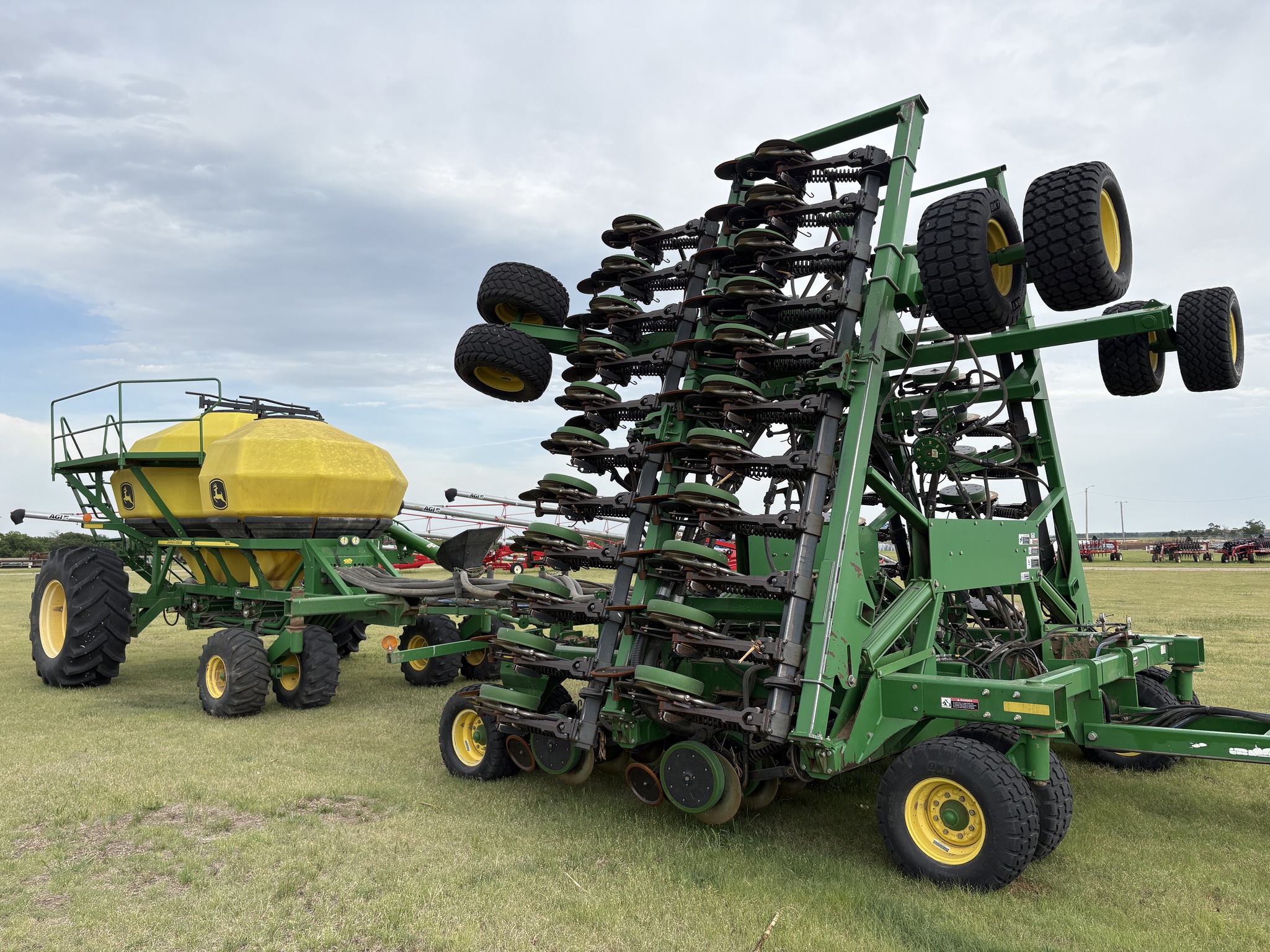 2009 John Deere 1890 Image 2