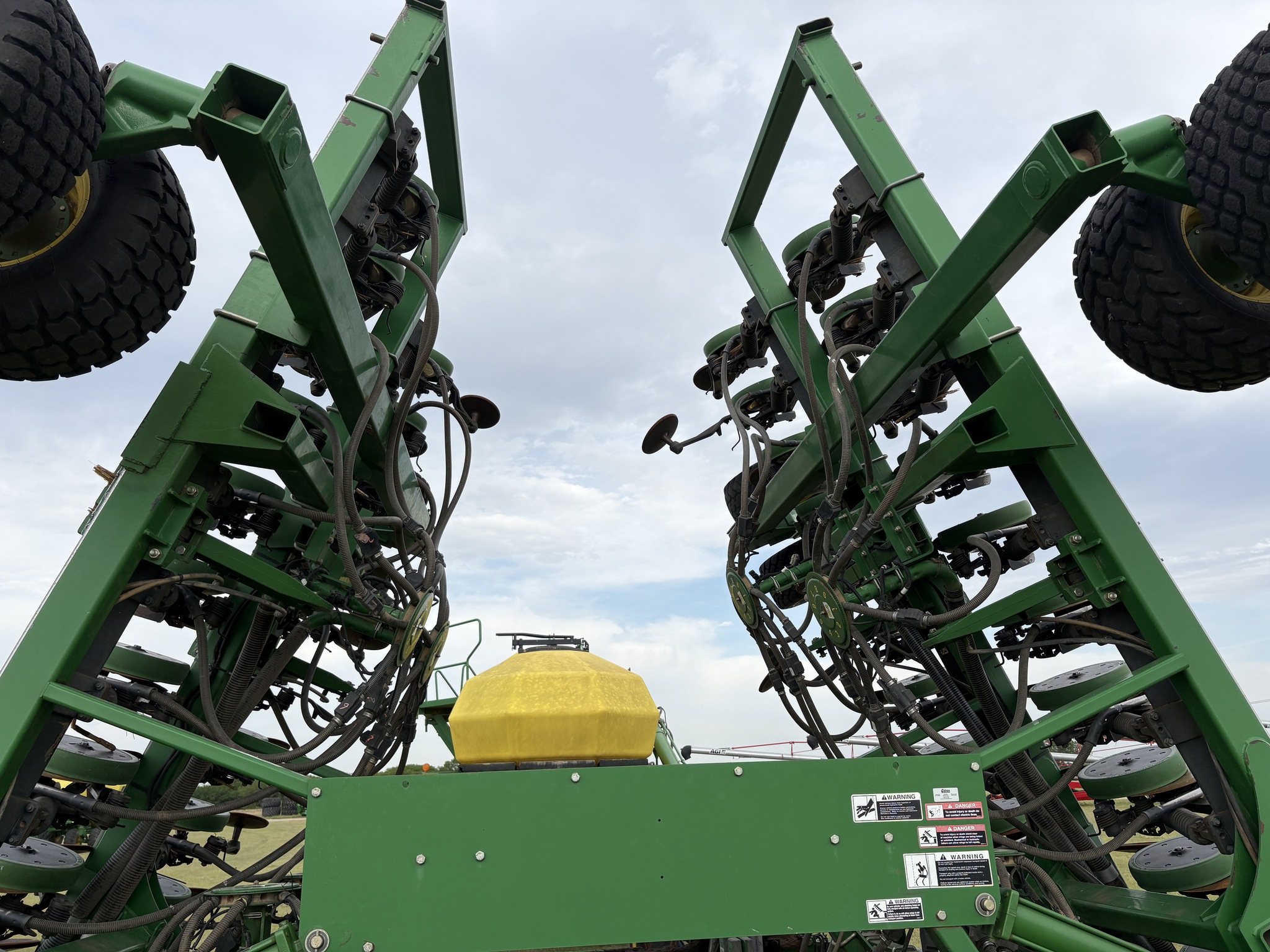 2009 John Deere 1890 Image 11