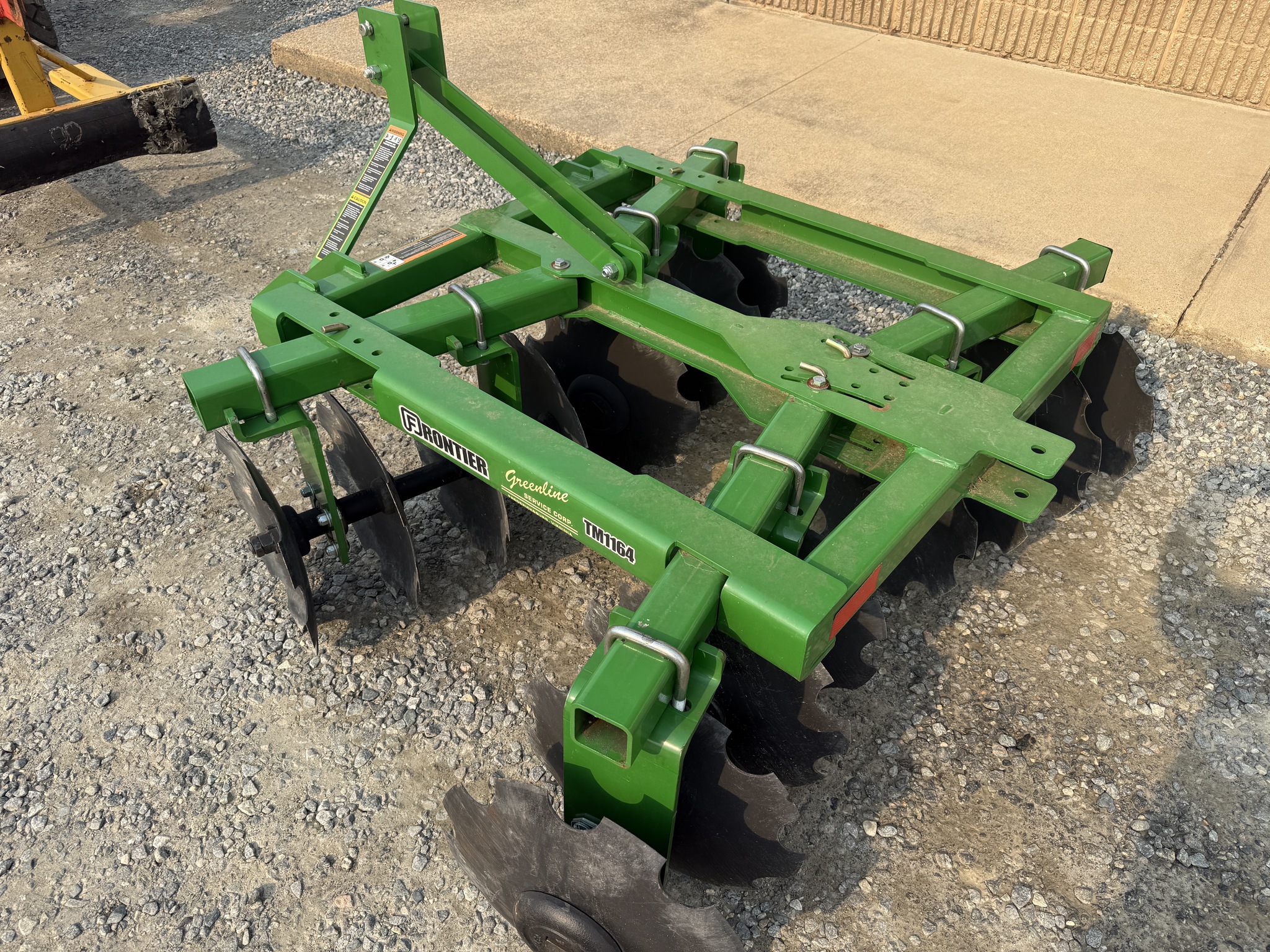 2023 Frontier TM1164 Image 3