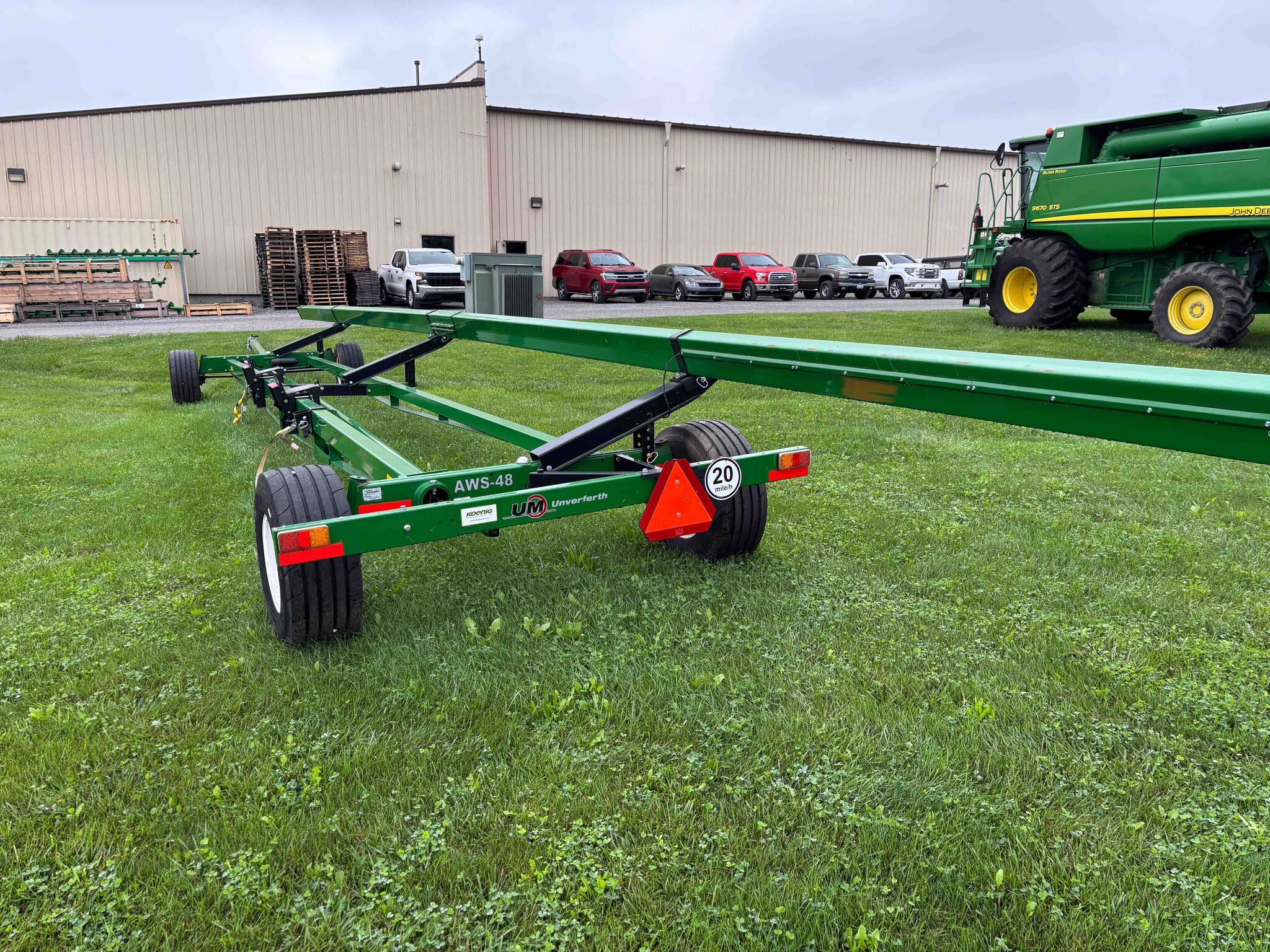 Used  Unverferth AWS-48 Header carts at Koenig Equipment in Oxford, OH - PhotoXL2