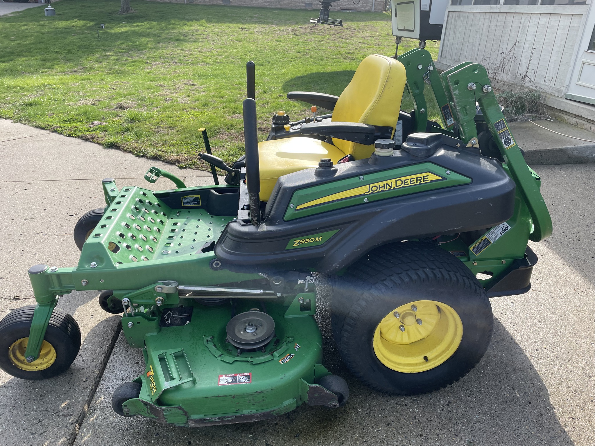 2013 John Deere Z930M Image 1