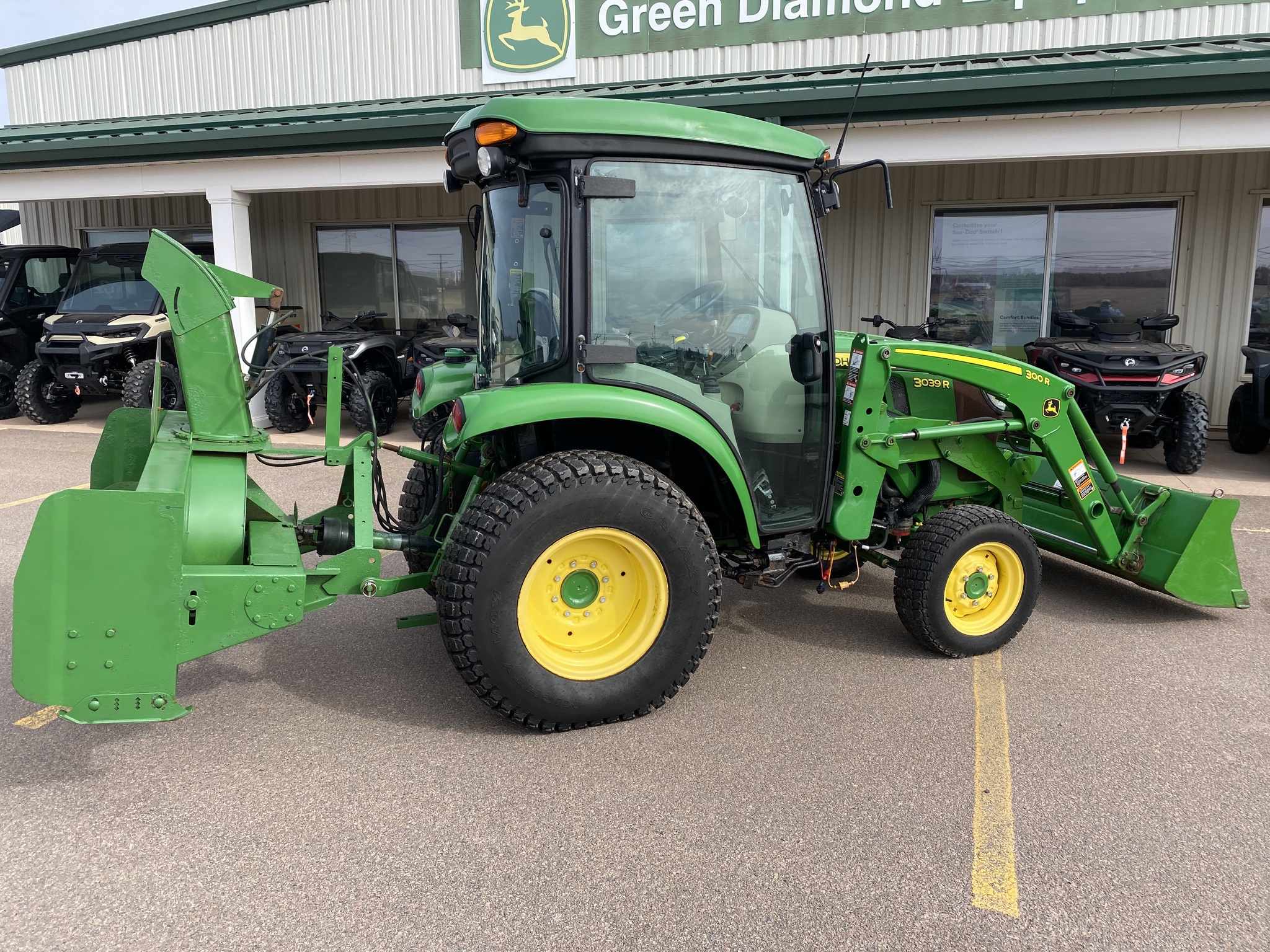 2018 John Deere 3039R Image 18