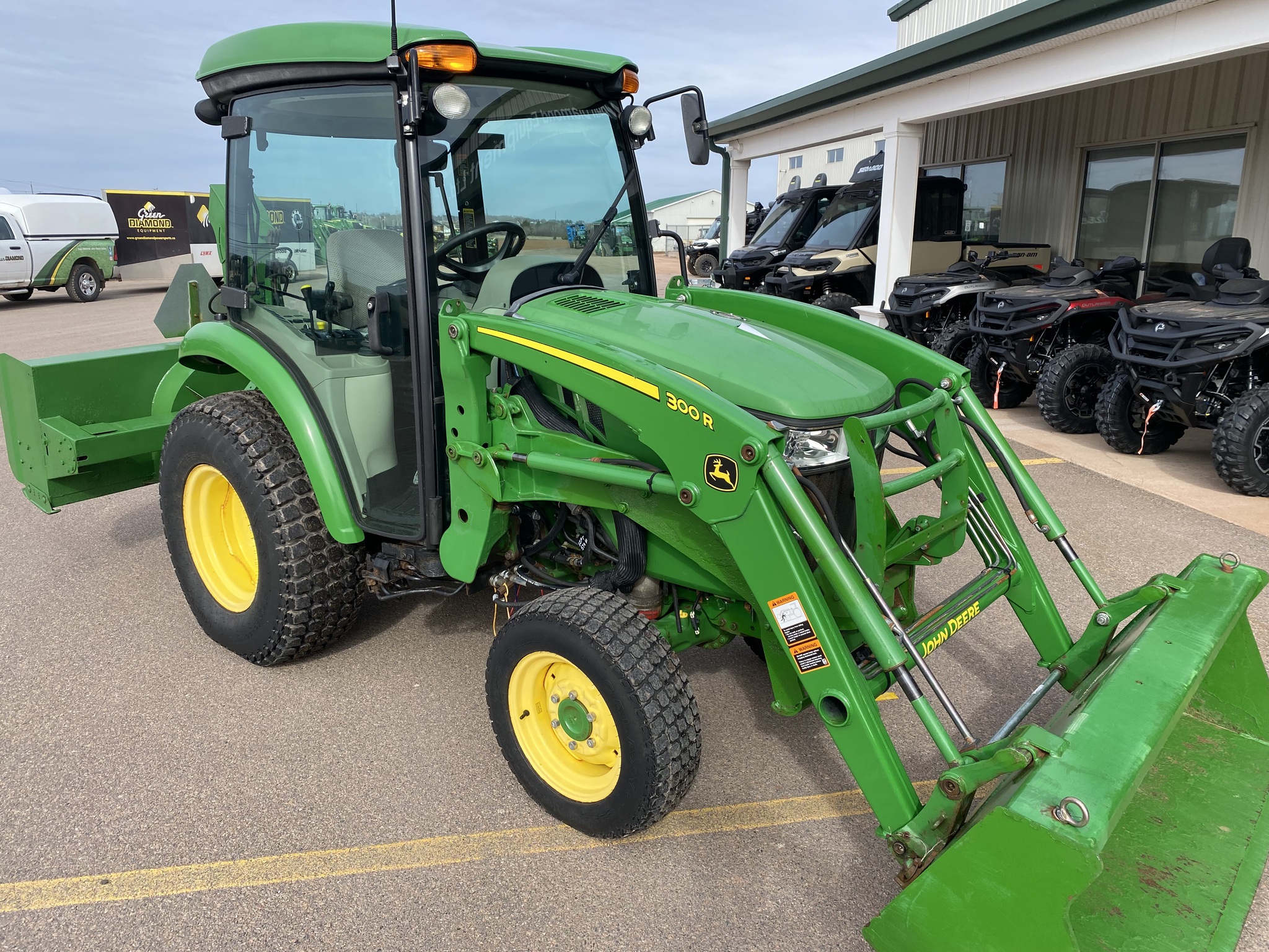 2018 John Deere 3039R Image 1