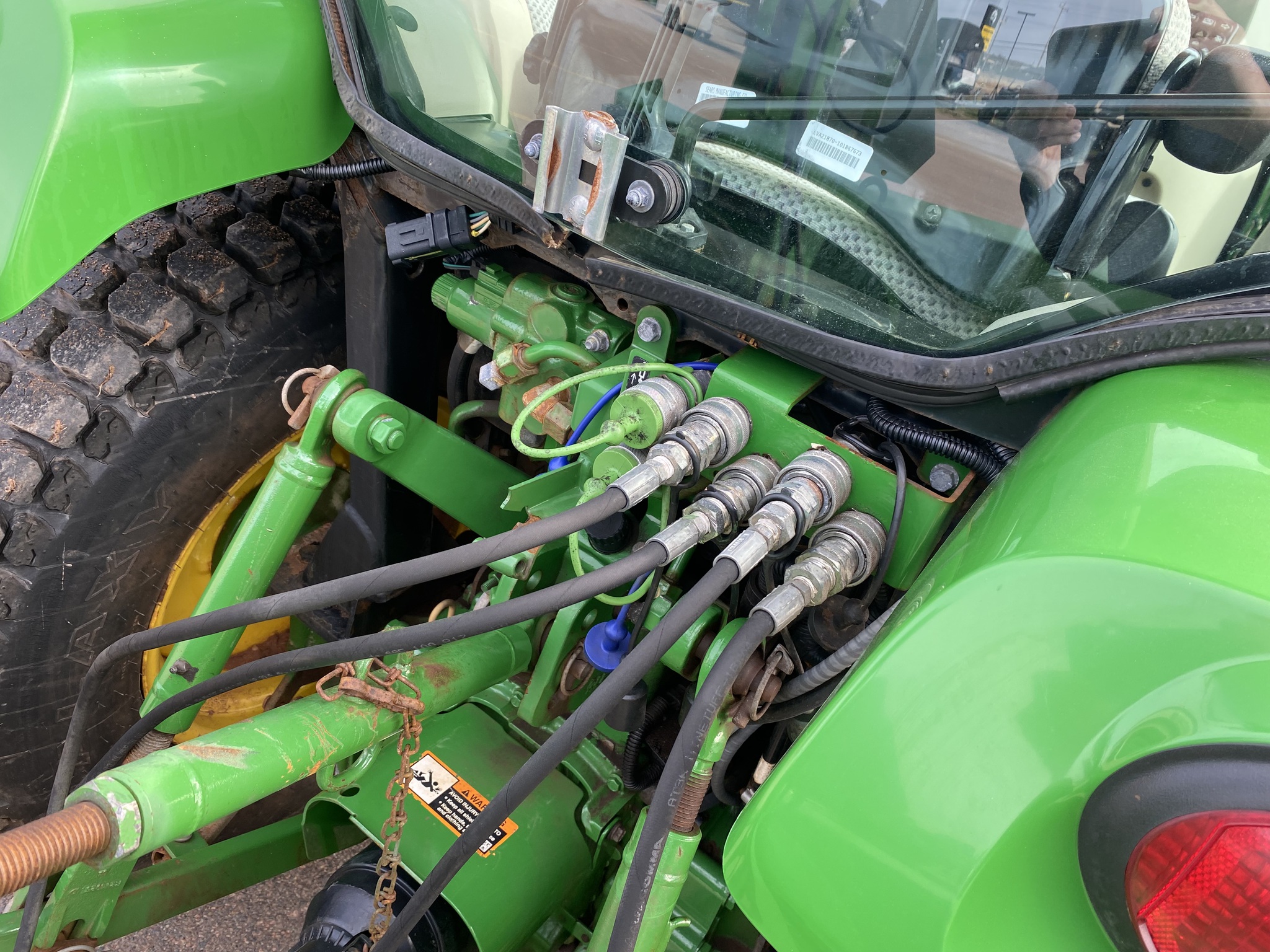 2018 John Deere 3039R Image 6