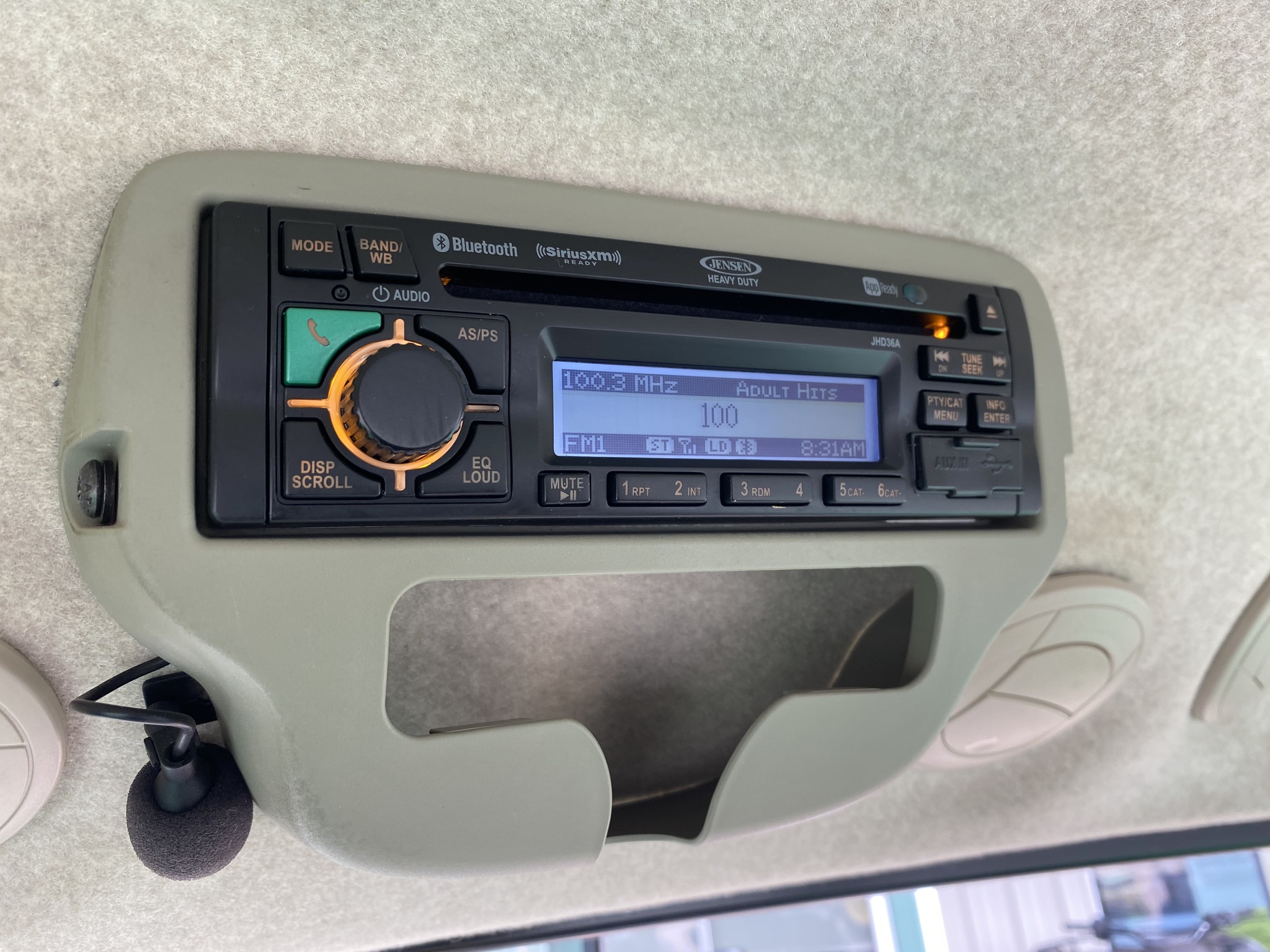2018 John Deere 3039R Image 12