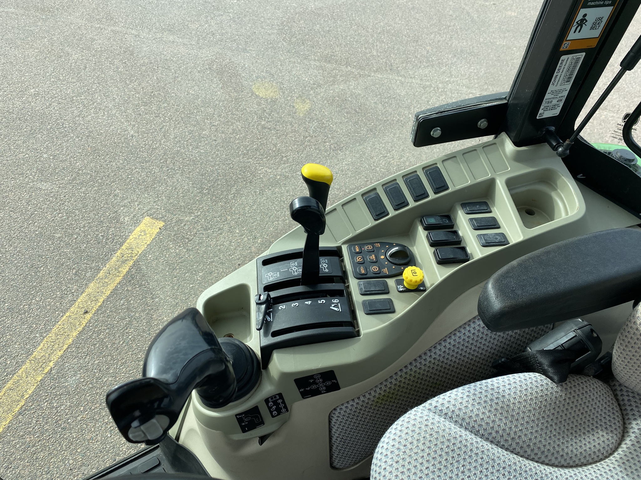 2018 John Deere 3039R Image 11