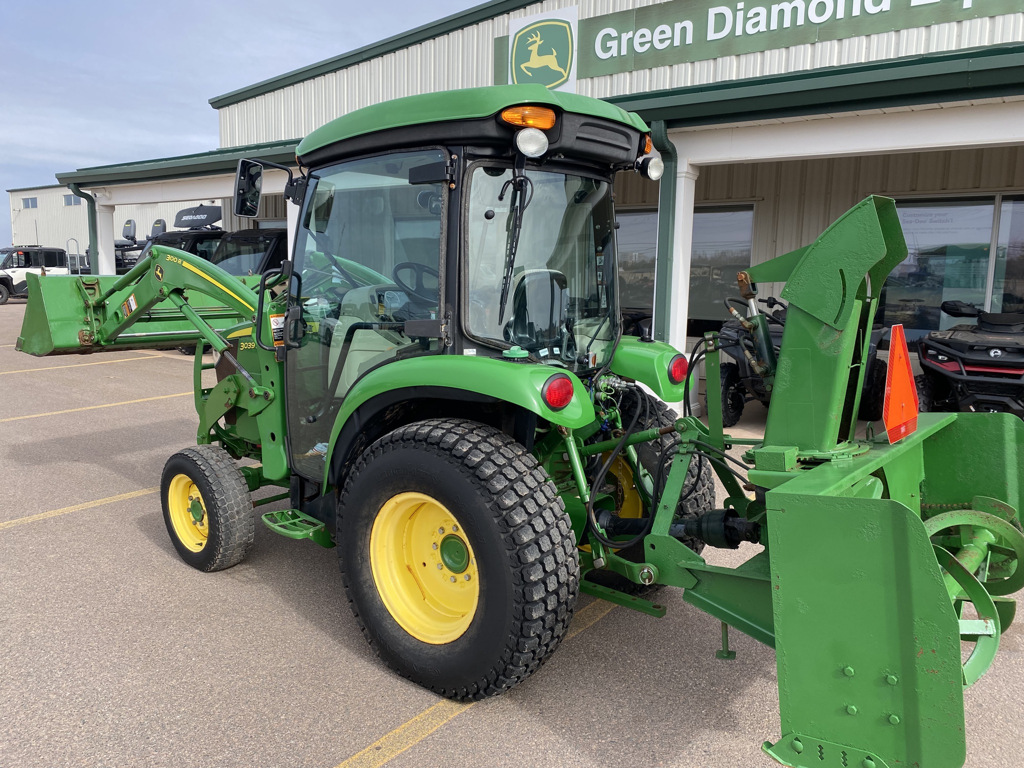 2018 John Deere 3039R Image 15