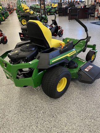 0 John Deere Z325E-3