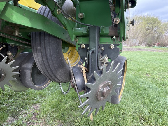  John Deere 7300 - Photo7
