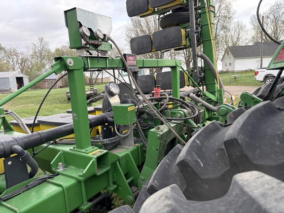  John Deere 7300 - Photo10
