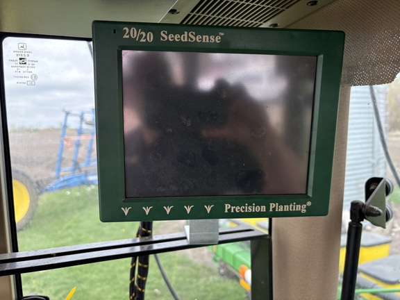  John Deere 7300 - Photo13