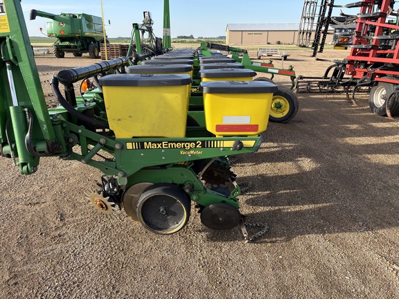  John Deere 7300 - Photo7