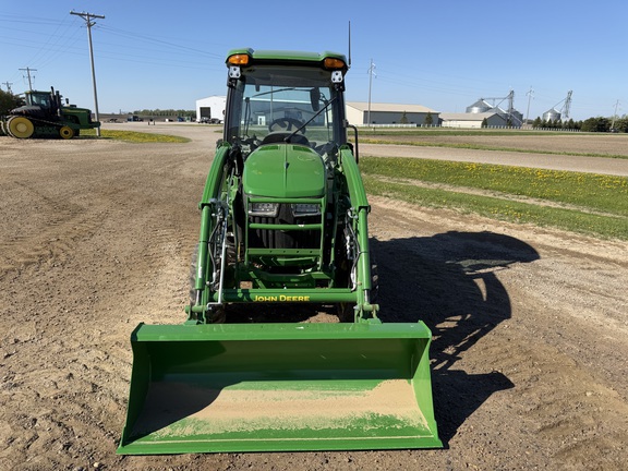 2026 John Deere 3039R - Photo8