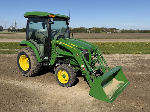  John Deere 3039R