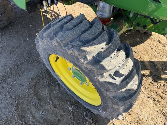 2026 John Deere 3039R - Photo11