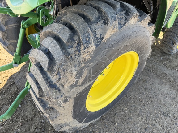2026 John Deere 3039R - Photo13