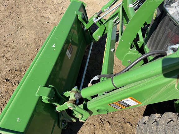 2026 John Deere 3039R - Photo17