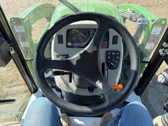 2026 John Deere 3039R - Photo28