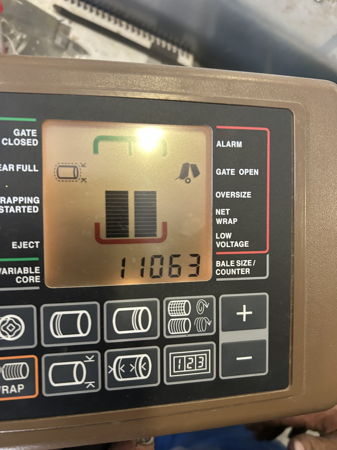 2019 John Deere 560M Image 6