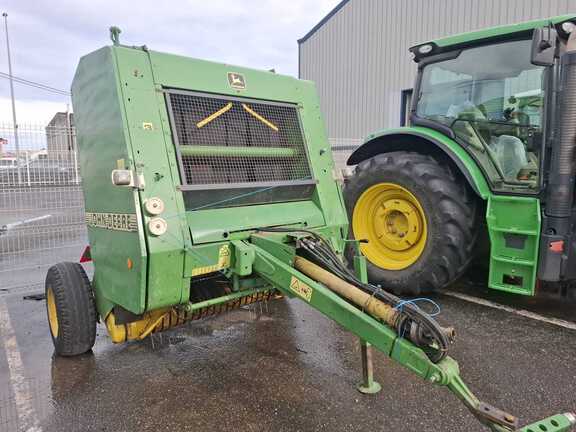 John Deere 570