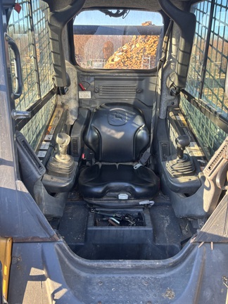 Used 2012 John Deere 319D Compact Track Loaders at Horizon Ag & Turf in Edmonton West, AB - Photo8