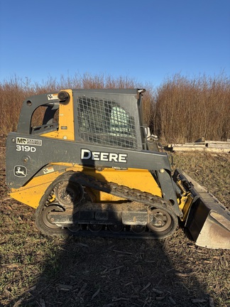 Used 2012 John Deere 319D Compact Track Loaders at Horizon Ag & Turf in Edmonton West, AB - Photo2