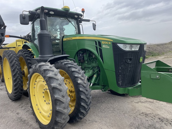  John Deere 8320R