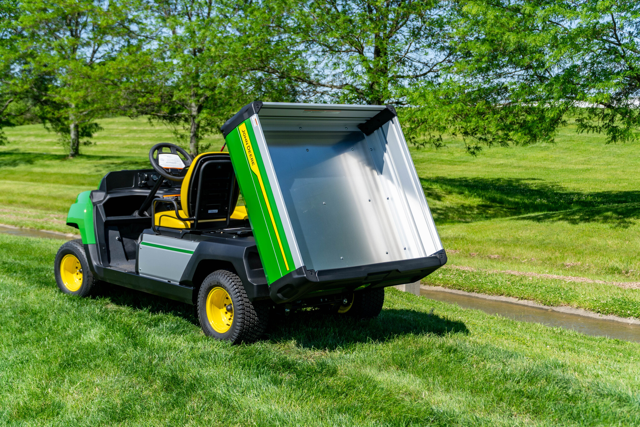 Used 2025 John Deere GS Electric ATVs & Gators at Koenig Equipment in Oxford, OH - PhotoXL29