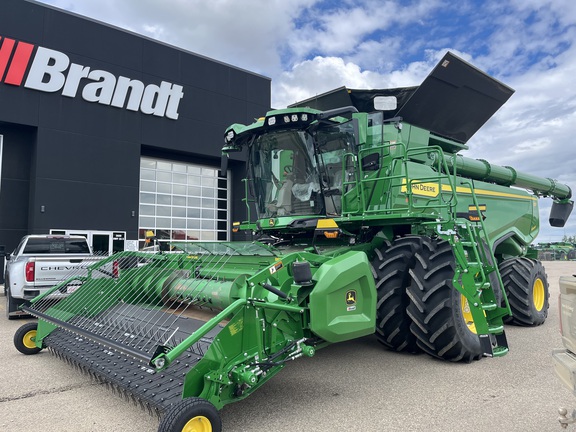 Photo of a 2025 John Deere X9 1000