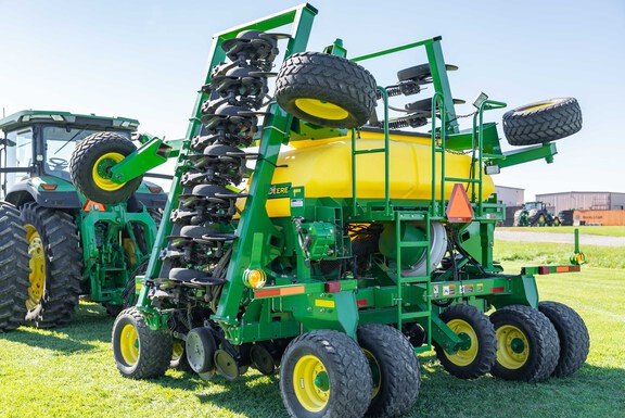 Used 2012 John Deere 1990 Air Drills and Seeders at Koenig Equipment in Anna, OH - Photo2
