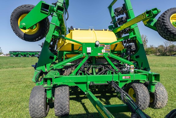 Used 2012 John Deere 1990 Air Drills and Seeders at Koenig Equipment in Anna, OH - Photo7