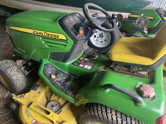 Photo of 2008 John Deere X740