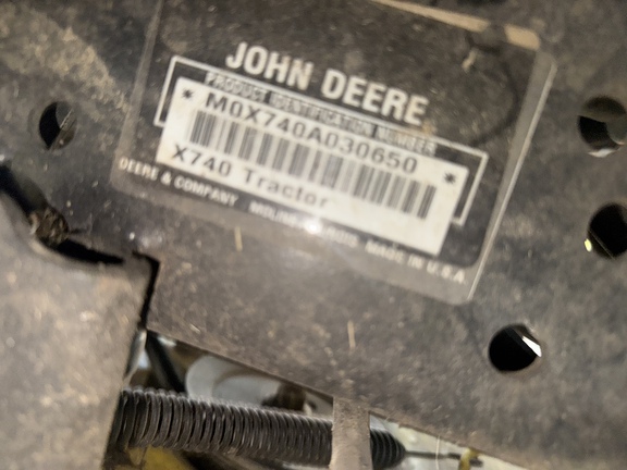 Photo of 2008 John Deere X740