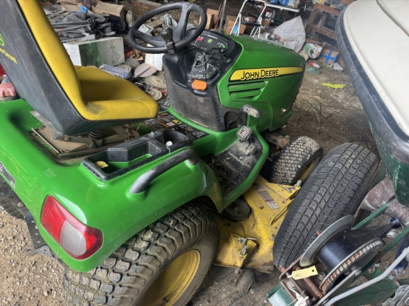 Photo of 2008 John Deere X740