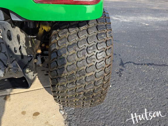 Photo of 2008 John Deere X740