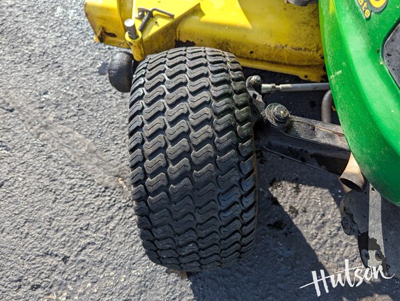 Photo of 2008 John Deere X740