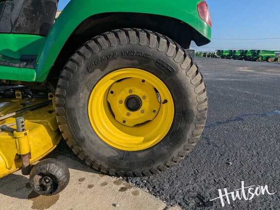Photo of 2008 John Deere X740