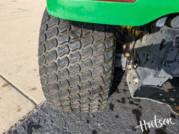 Photo of 2008 John Deere X740