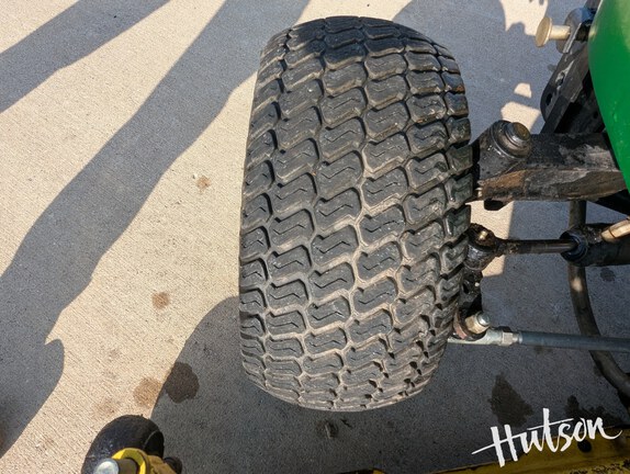 Photo of 2008 John Deere X740