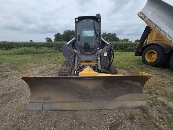 2023 John Deere 333G