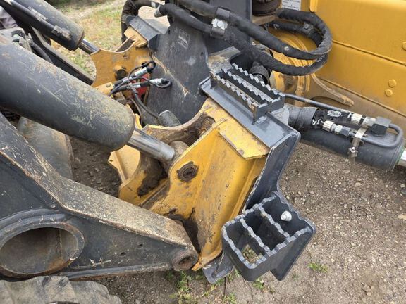 2023 John Deere 333G