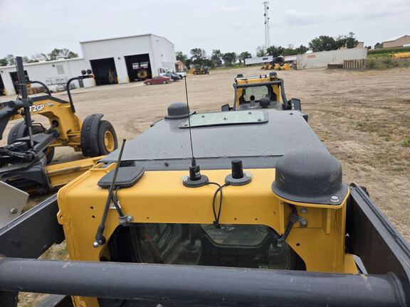 2023 John Deere 333G