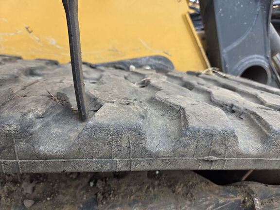 2023 John Deere 333G